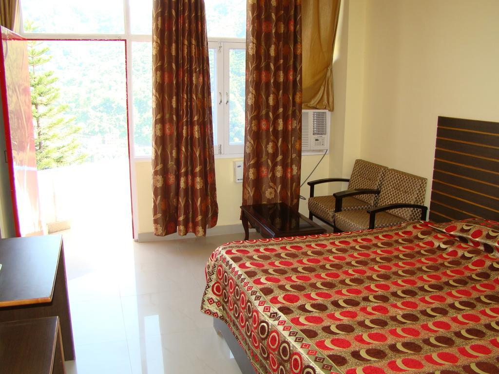 ماندي Munish Resorts الغرفة الصورة